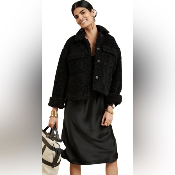 NWT Banana Republic Cropped Sherpa Trucker Jacket in Black - Picture 2 of 14